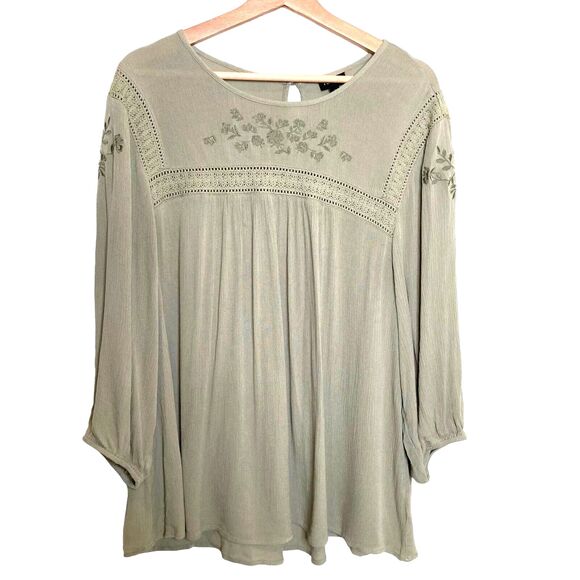 Torrid Blouse Womens Size 2X Plus Green Embroidered Floral Long Sleeve Top - Picture 2 of 14